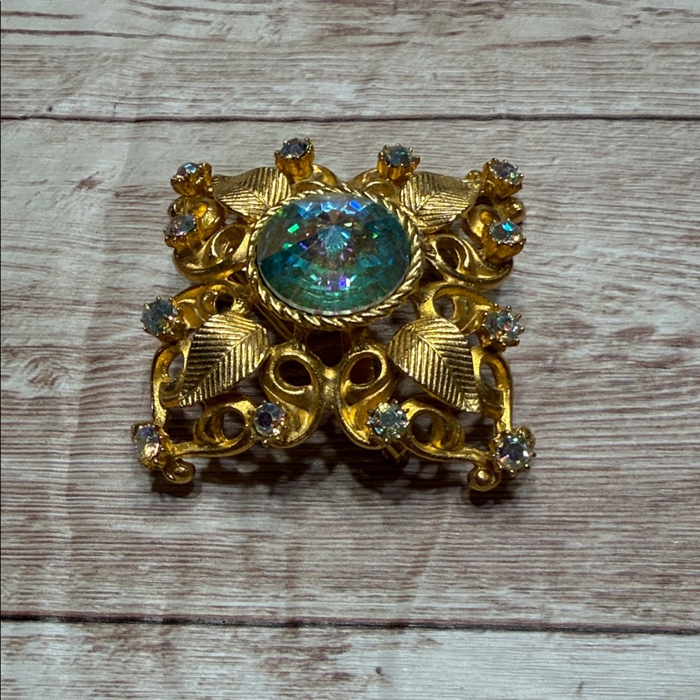 Vintage Gold Tone Brooch with Blue Green Gemstone and Rhinestones - Picture 4 of 7